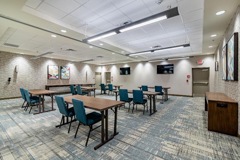 هتل Four Points By Sheraton Brunswick
