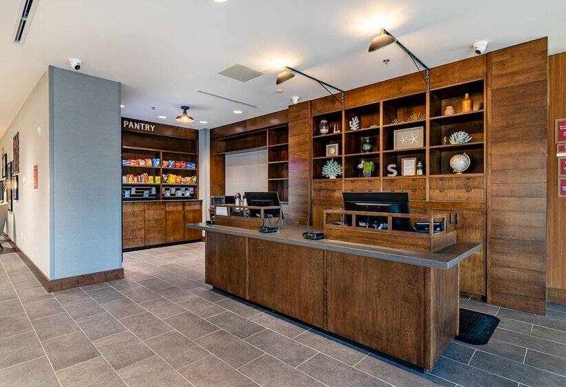 هتل Four Points By Sheraton Brunswick