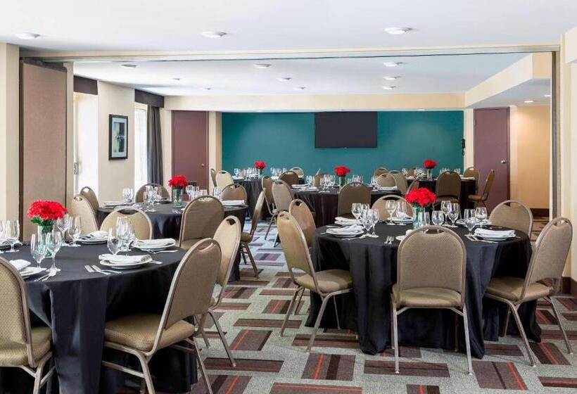 בית מלון כפרי Four Points By Sheraton Buffalo Grove