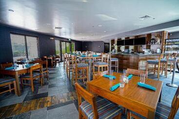 هتل Four Points Marriott Salt Lake City Airport