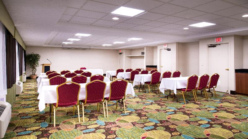 Holiday Inn Hotel & Suites Warren, An Ihg