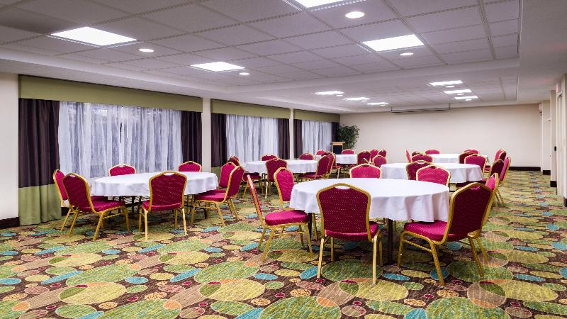 Holiday Inn Hotel & Suites Warren, An Ihg