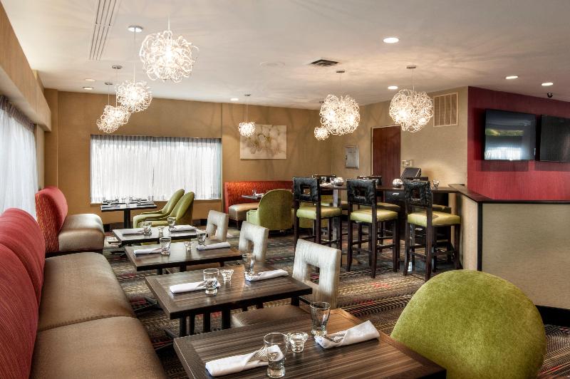בית מלון כפרי Inn At Fox Chase   Bw Premier Collection