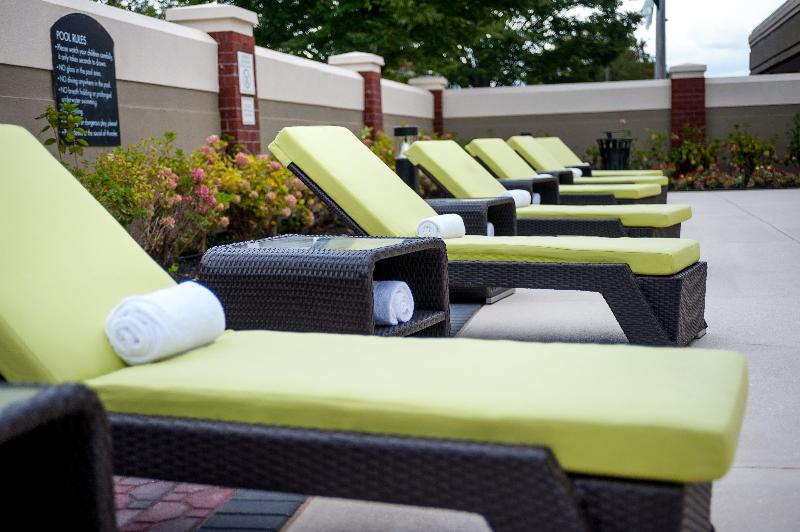בית מלון כפרי Inn At Fox Chase   Bw Premier Collection