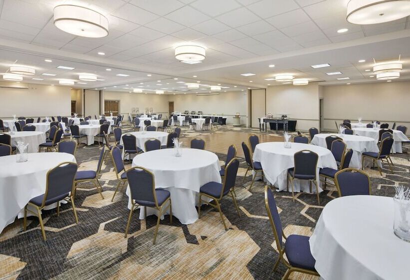 هتل Holiday Inn University Area Charlottesville, An Ihg