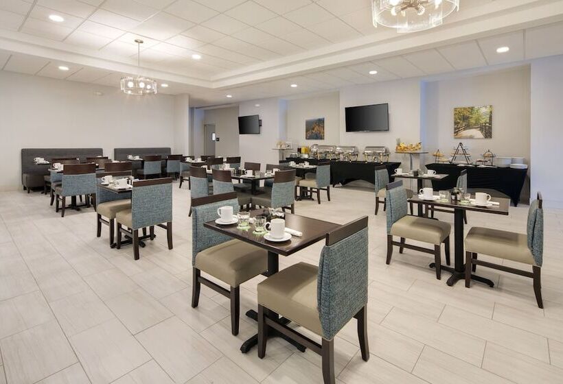 هتل Holiday Inn University Area Charlottesville, An Ihg