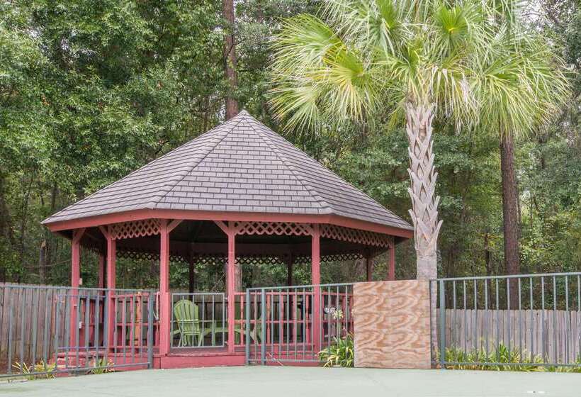 هتل Howard Johnson By Wyndham Dothan