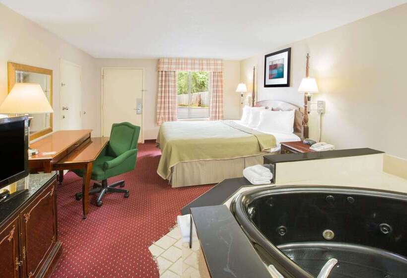 هتل Howard Johnson By Wyndham Dothan