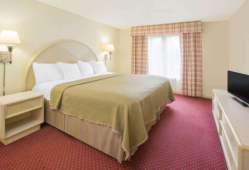 هتل Howard Johnson By Wyndham Dothan
