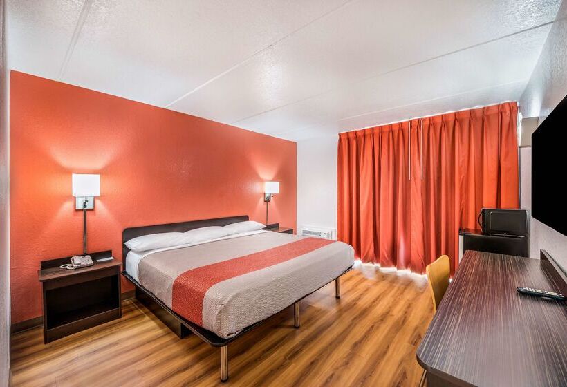 Motel 6 Henderson, Tx