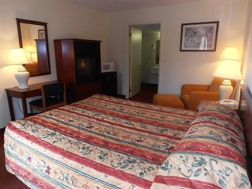 هتل Red Carpet Inn Dothan