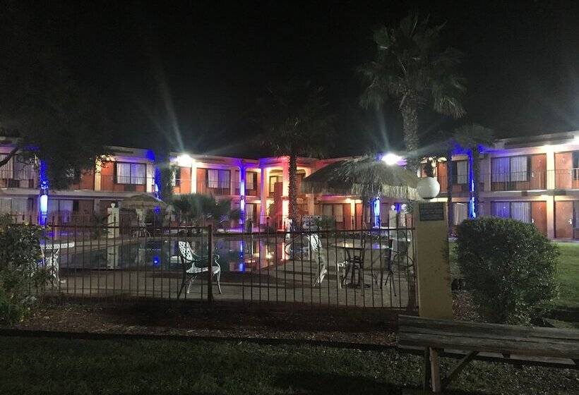 ホテル Knights Inn San Antonio Near Frost Bank Center