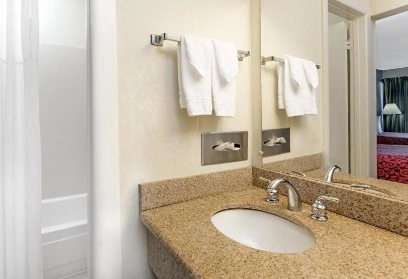 Отель Days Inn by Wyndham Shreveport