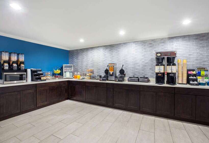 فندق La Quinta Inn By Wyndham Everett