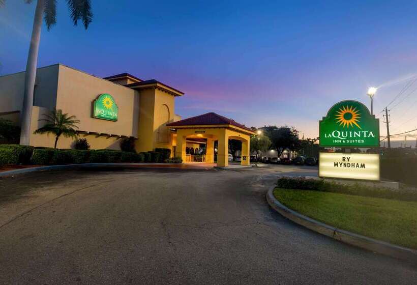 هتل La Quinta By Wyndham Ft Lauderdale Cypress Creek