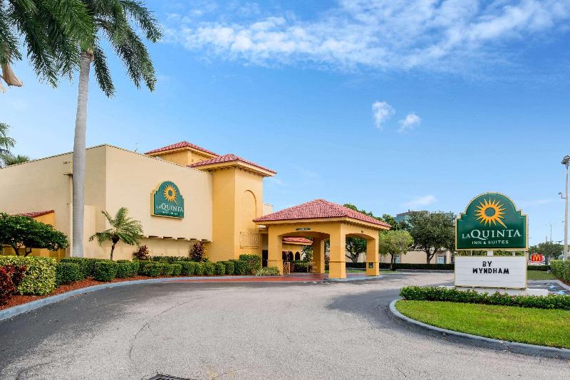 هتل La Quinta By Wyndham Ft Lauderdale Cypress Creek