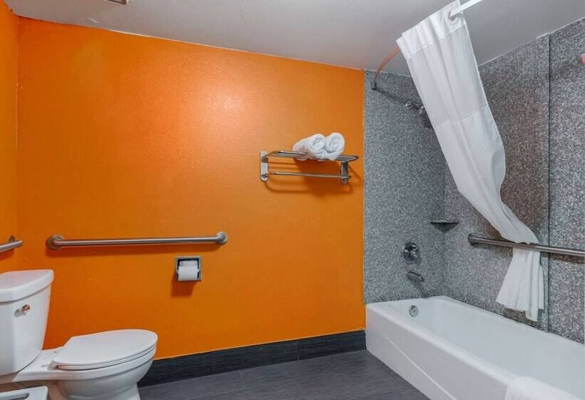 فندق Quality Inn