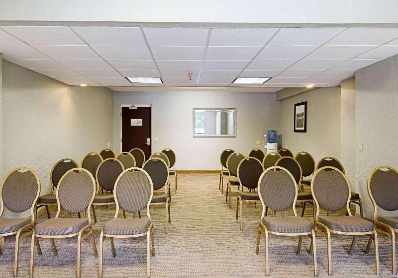 Отель Quality Inn And Suites