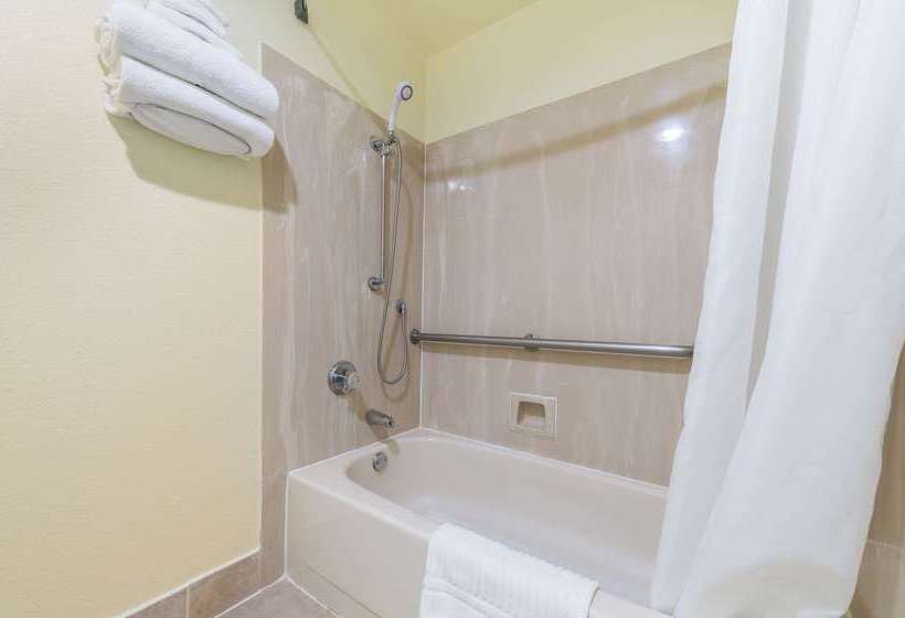 هتل Quality Inn Bellevue