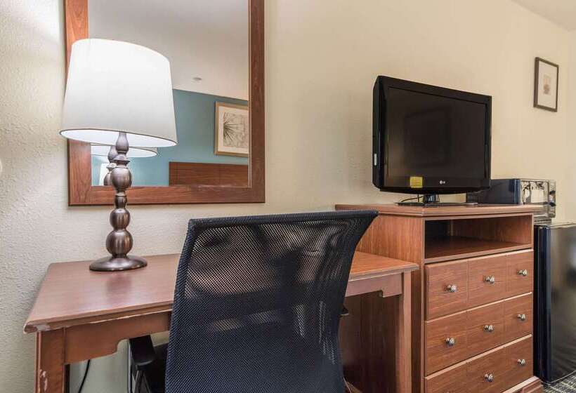 هتل Quality Inn Bellevue