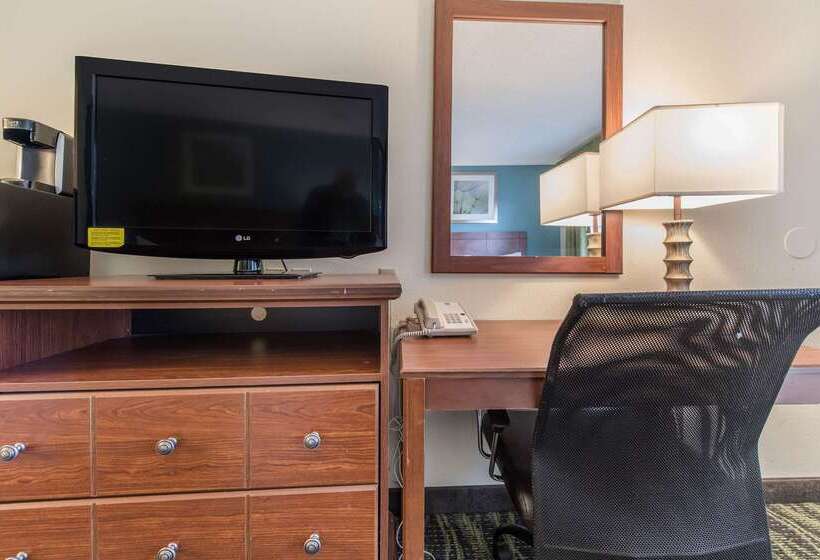 هتل Quality Inn Bellevue