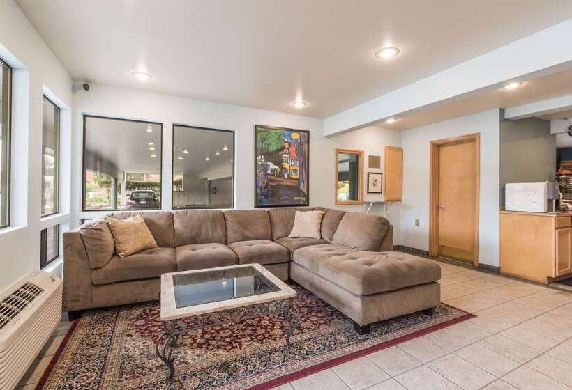 هتل Quality Inn Bellevue