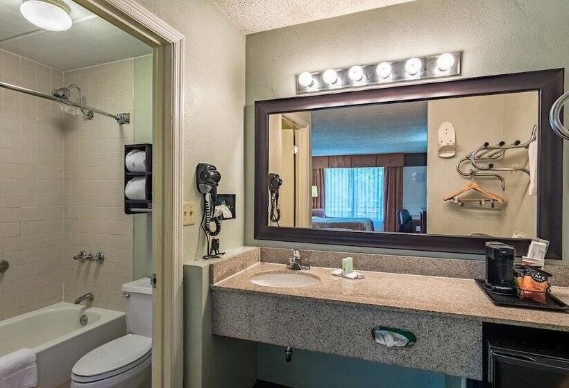 هتل Quality Inn Columbus Near Fort Moore