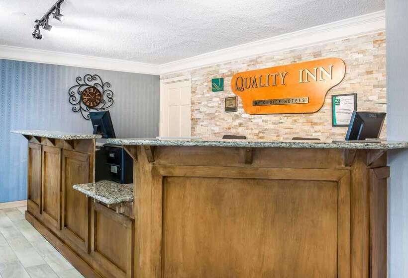 호텔 Quality Inn