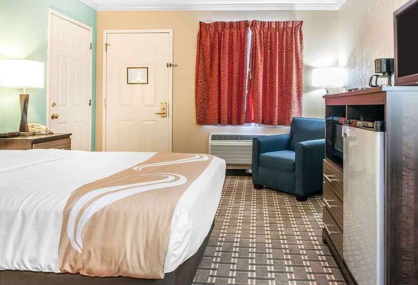 호텔 Quality Inn
