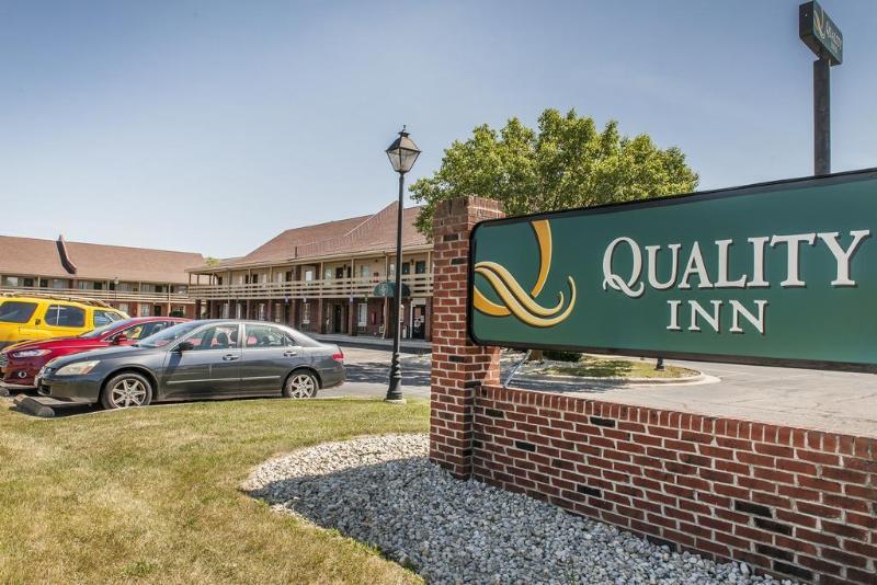 호텔 Quality Inn
