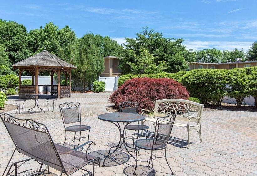 בית מלון כפרי Quality Inn Ledgewood  Dover