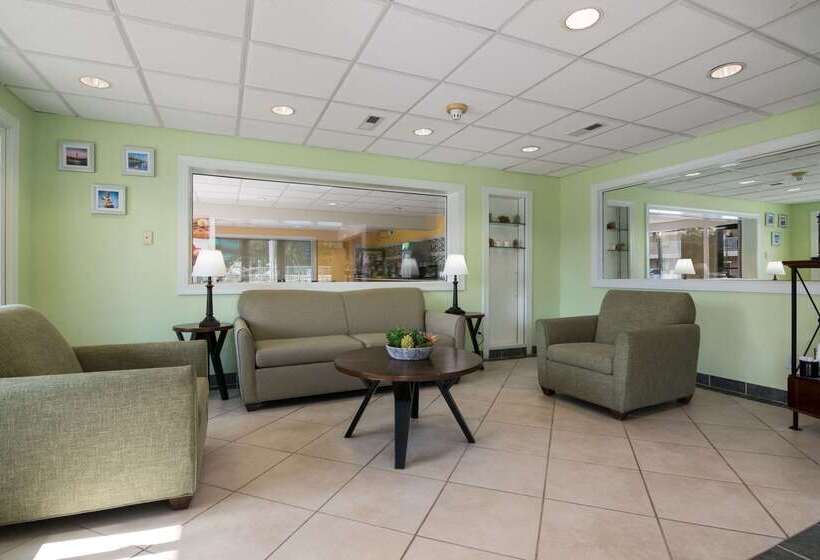 هتل Quality Inn Little Creek