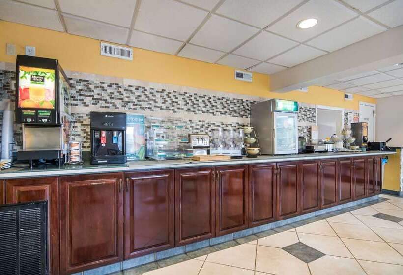 هتل Quality Inn Little Creek