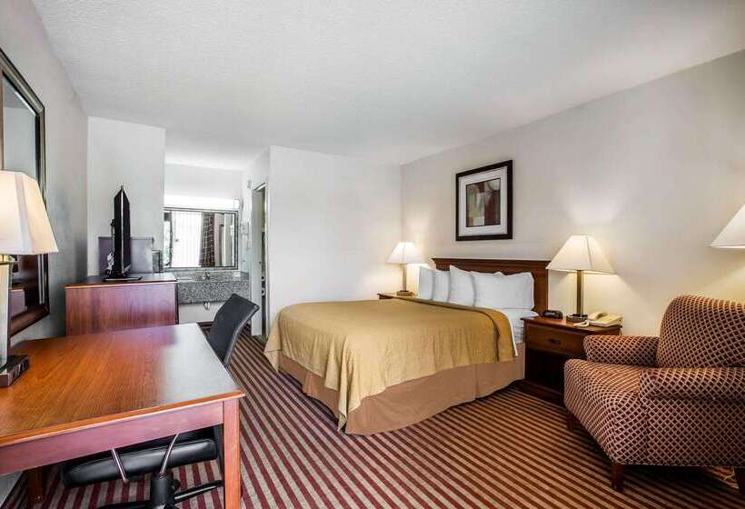 Отель Quality Inn Madison