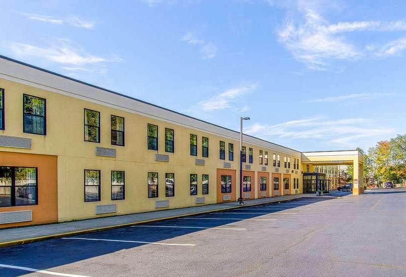 酒店 La Casa Inn & Suites Middleboro