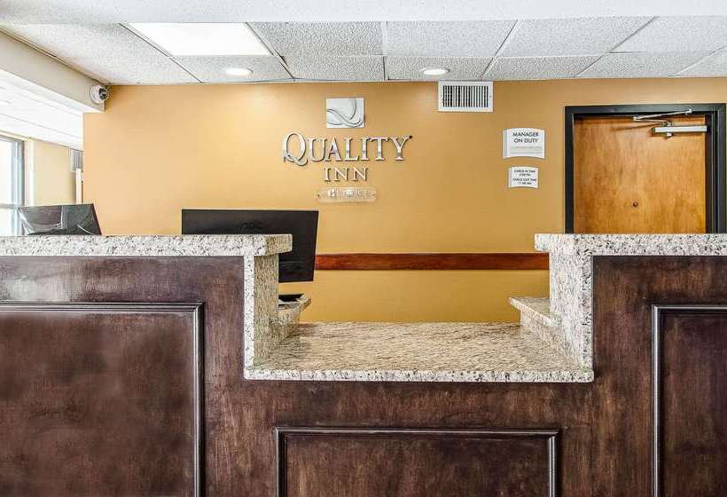 酒店 La Casa Inn & Suites Middleboro