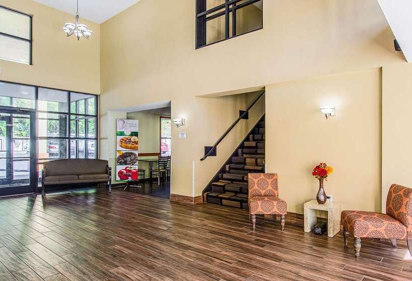 酒店 La Casa Inn & Suites Middleboro