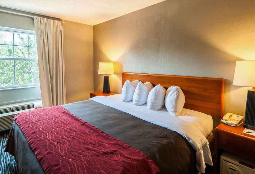 هتل Quality Inn Solomons Beacon Marina