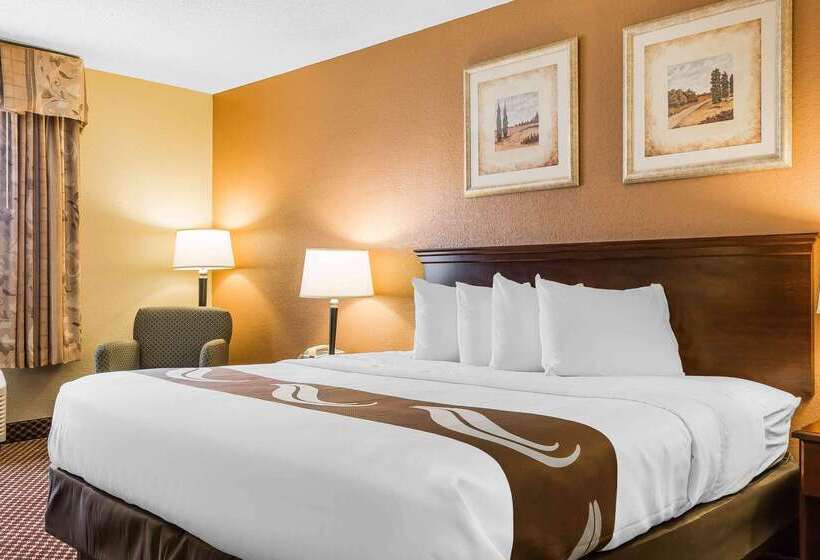 Hotel Quality Inn & Suites Bloomington University Area