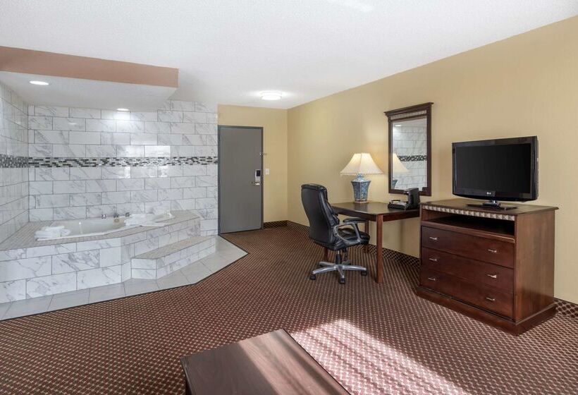 هتل Quality Inn & Suites Bloomington University Area