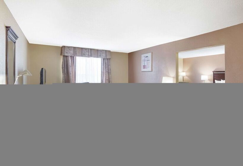 هتل Quality Inn & Suites Bloomington University Area