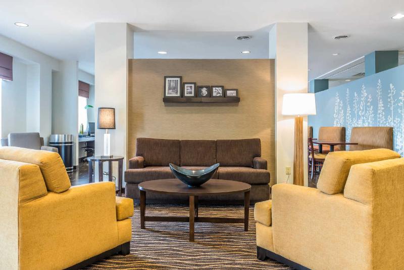 בית מלון כפרי Quality Inn & Suites Frostburgcumberland