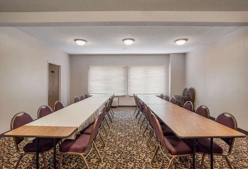 هتل Quality Inn & Suites Lawrence University Area