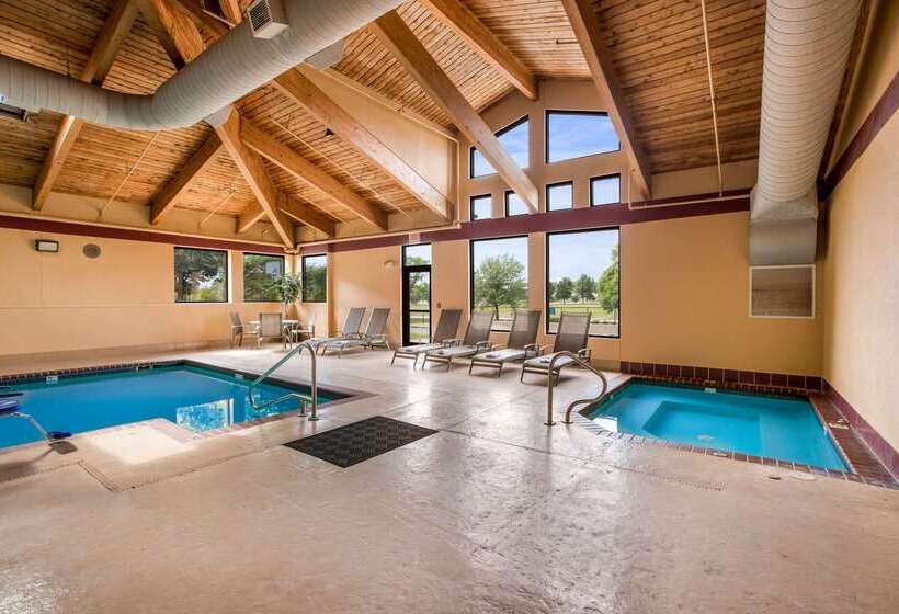 هتل Quality Inn & Suites Lawrence University Area