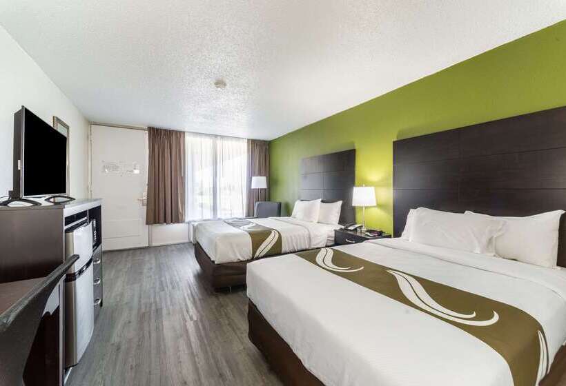 هتل Quality Inn & Suites Vandalia Near I70 And Hwy 51