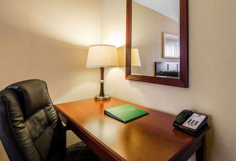 Отель Quality Inn