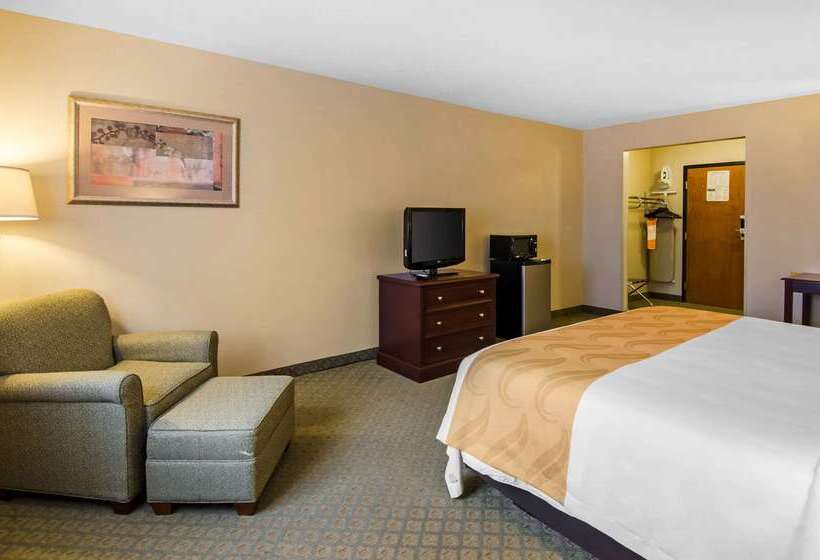 Отель Quality Inn