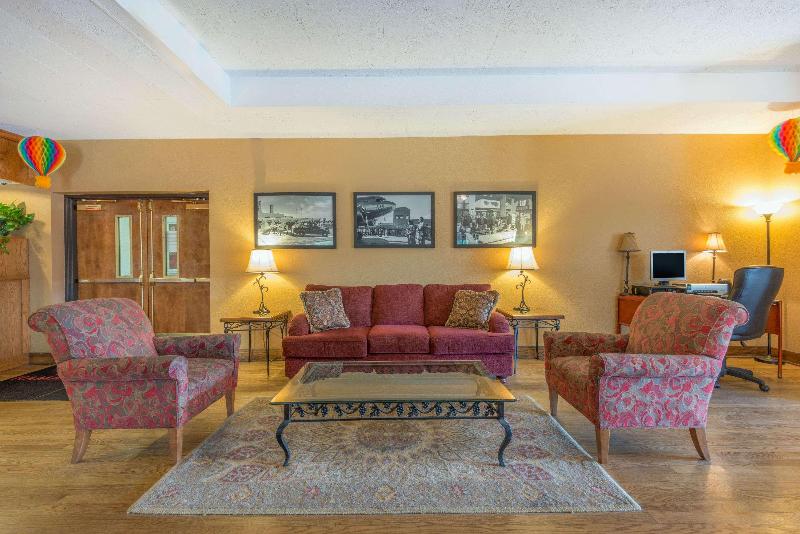 هتل Ramada By Wyndham Albuquerque Airport