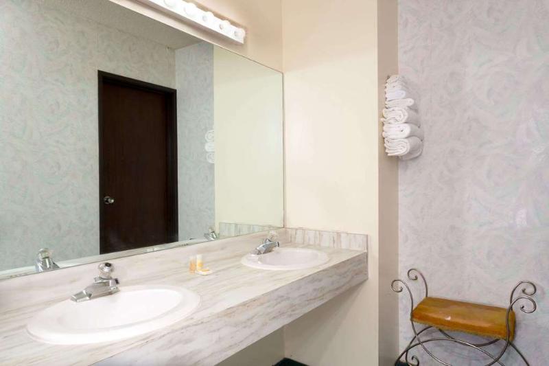 Отель Ramada By Wyndham Richfield Ut I 70