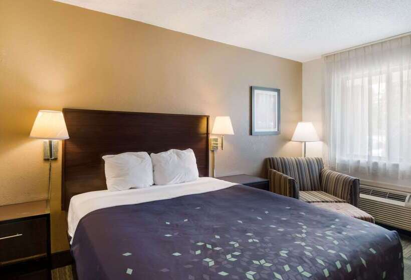 هتل Rodeway Inn At Fort Lee
